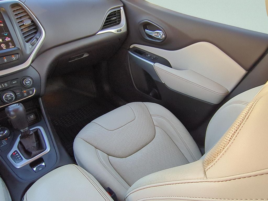 2016 Jeep Cherokee Overland