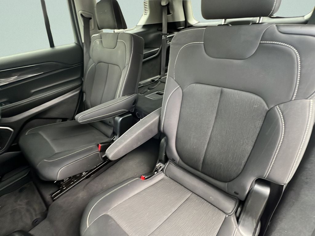 2022 Jeep Grand Cherokee L Laredo