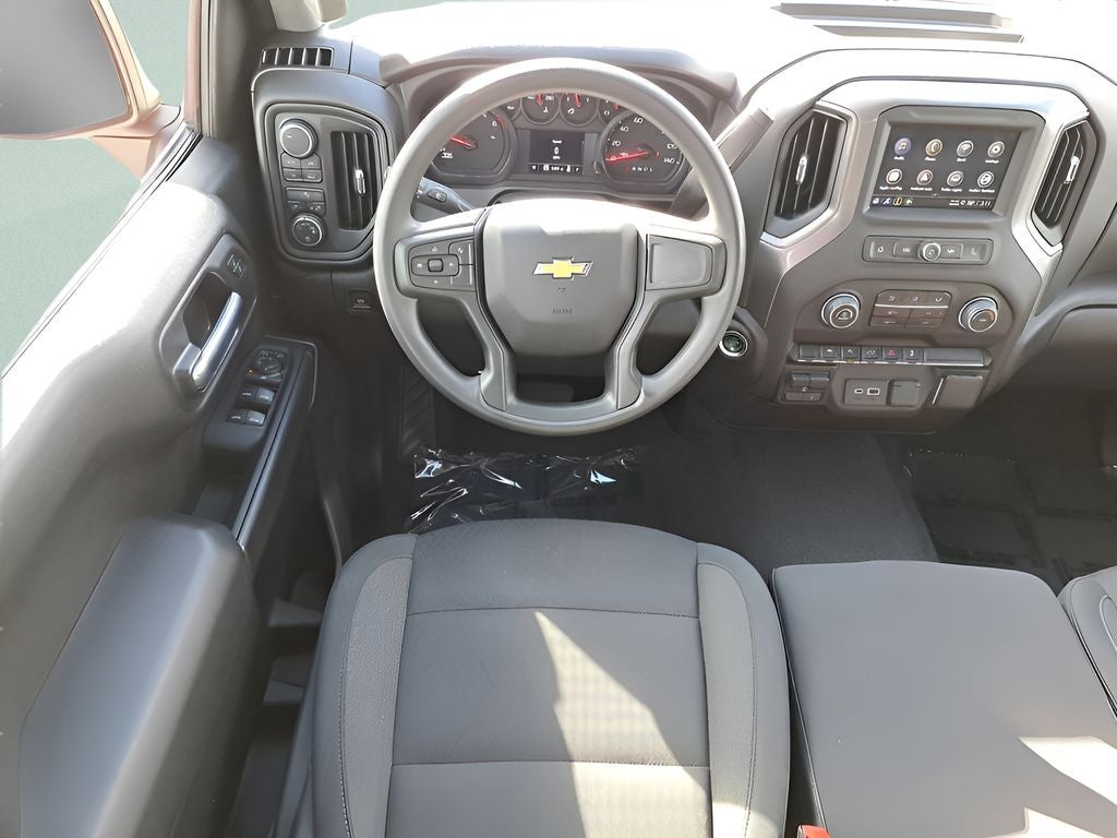 2025 Chevrolet Silverado Custom