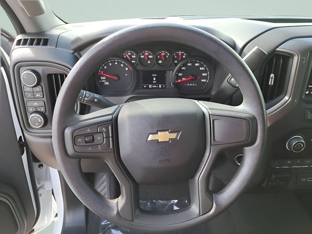 2025 Chevrolet Silverado Custom