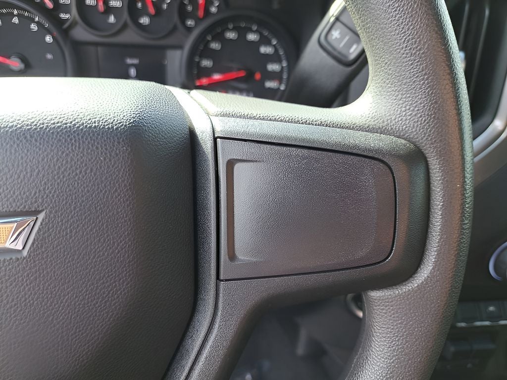 2025 Chevrolet Silverado Custom