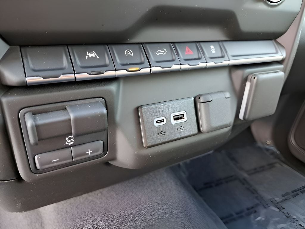 2025 Chevrolet Silverado Custom