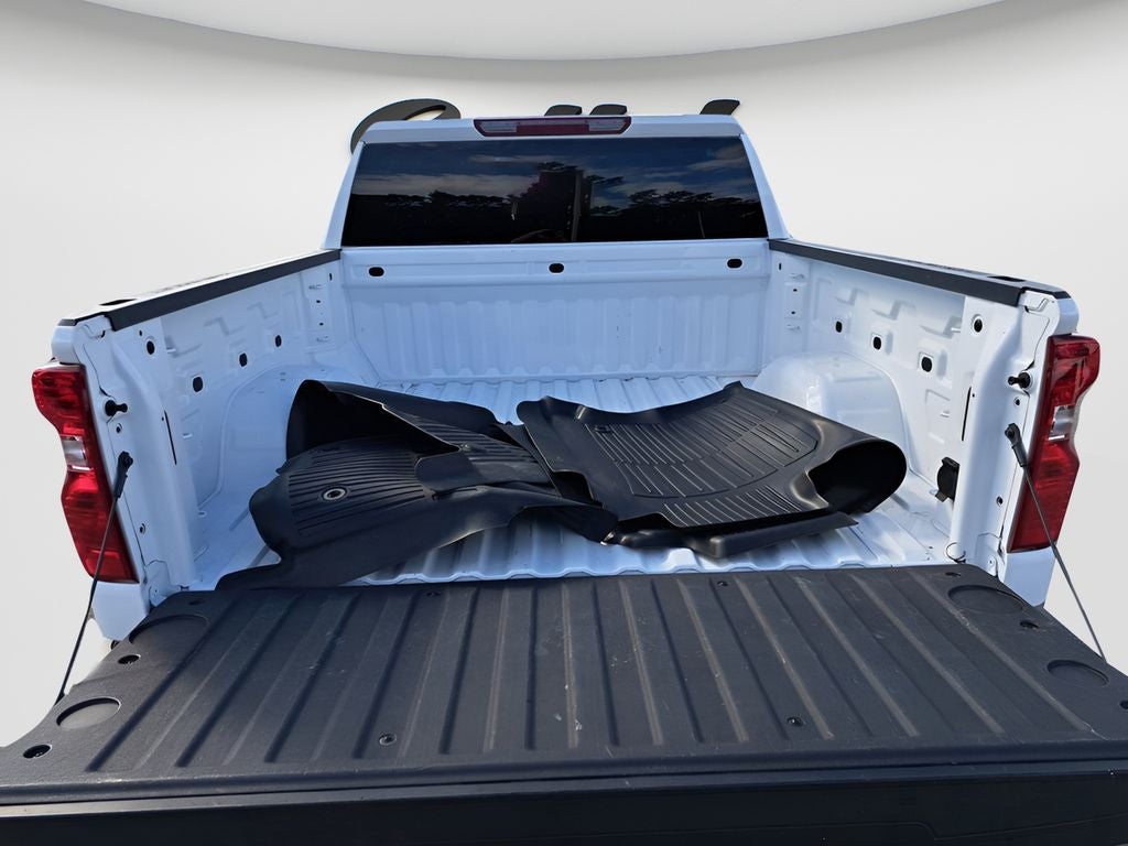 2025 Chevrolet Silverado Custom