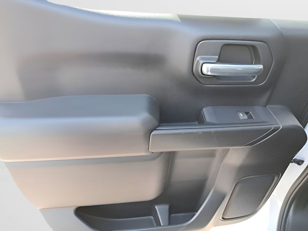 2025 Chevrolet Silverado Custom