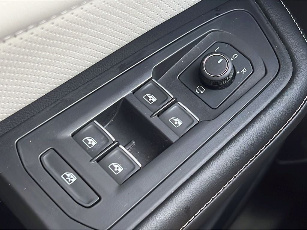 2024 Volkswagen Atlas Cross Sport 2.0T SEL Premium R-Line