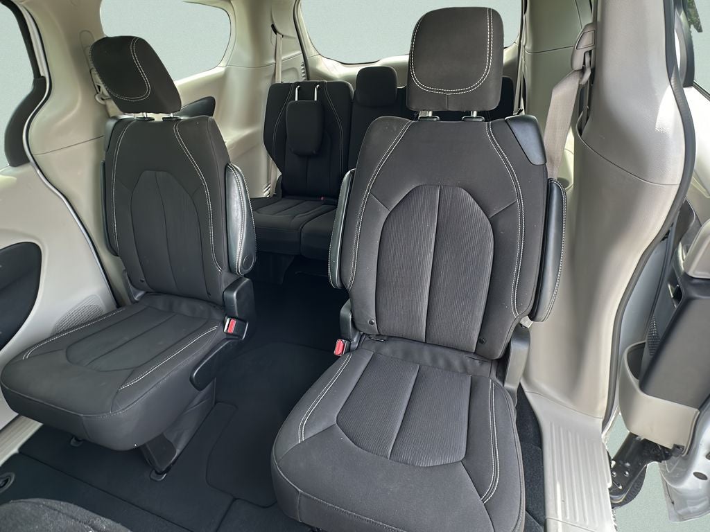 2024 Chrysler Voyager LX
