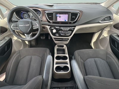 2024 Chrysler Voyager LX