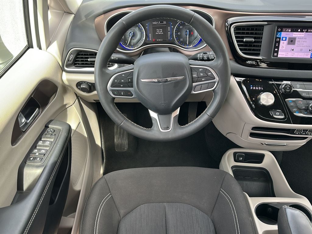 2024 Chrysler Voyager LX