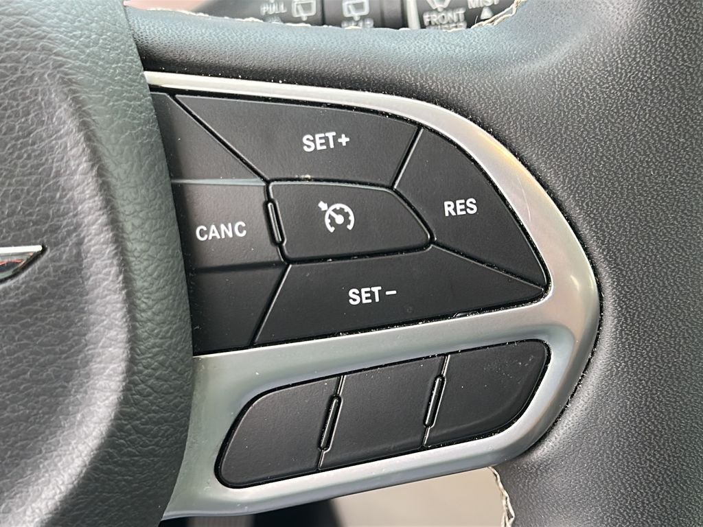 2024 Chrysler Voyager LX