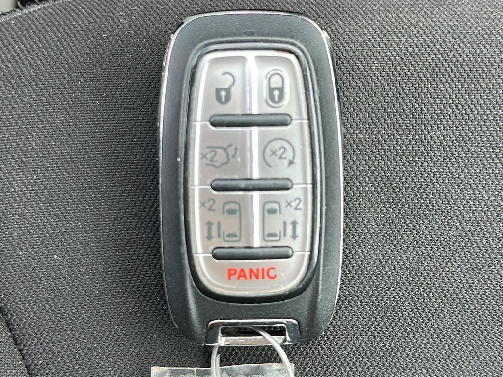 2024 Chrysler Voyager LX