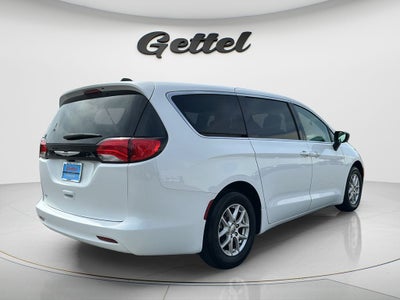 2024 Chrysler Voyager LX