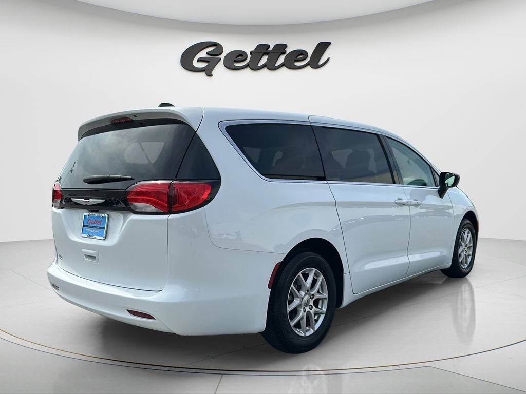 2024 Chrysler Voyager LX