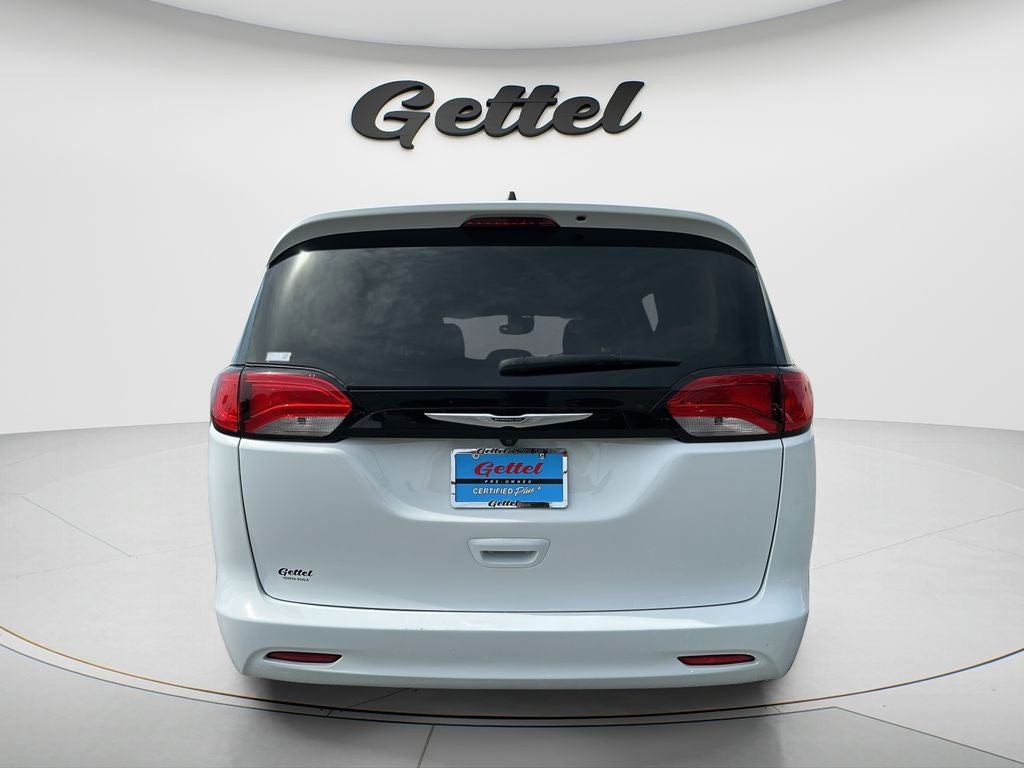 2024 Chrysler Voyager LX
