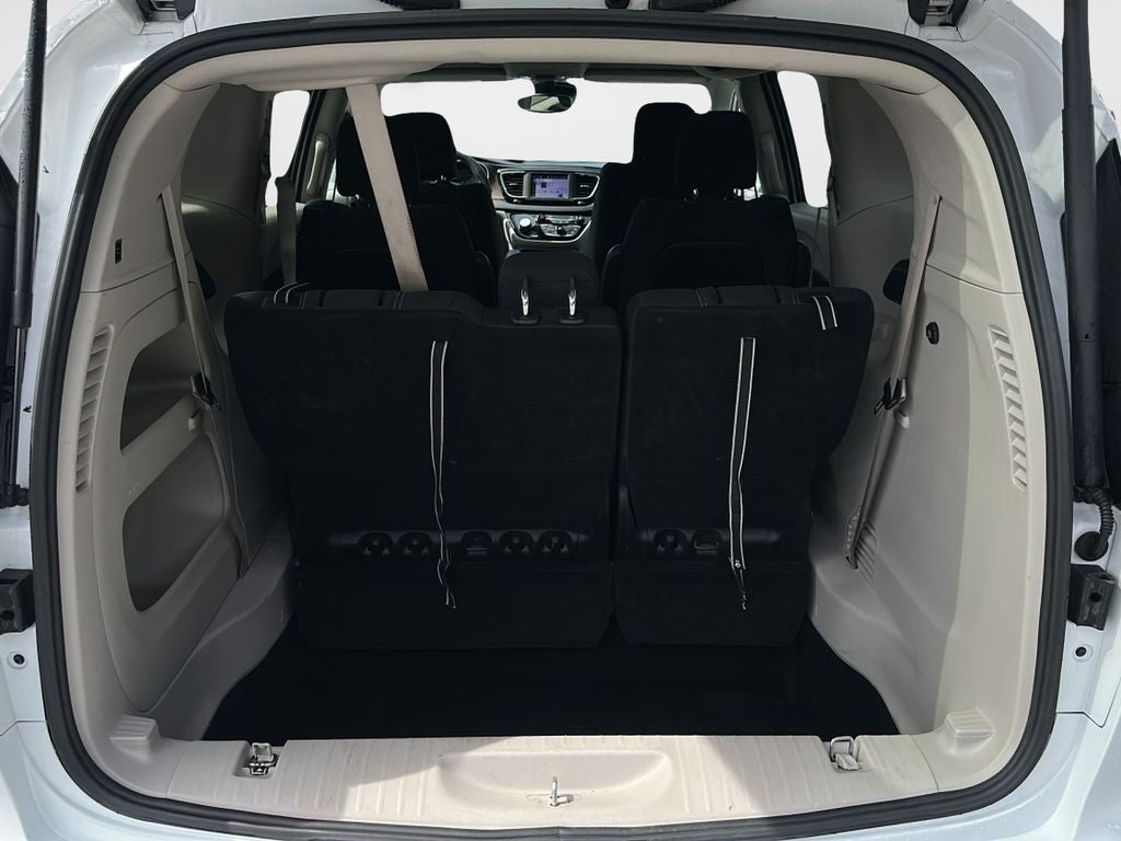 2024 Chrysler Voyager LX
