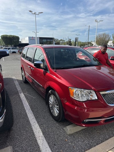 2014 Chrysler Town and Country Limited