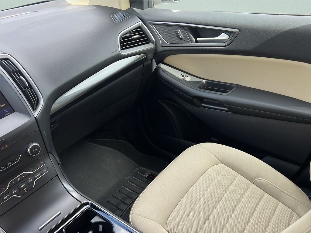 2020 Ford Edge SE