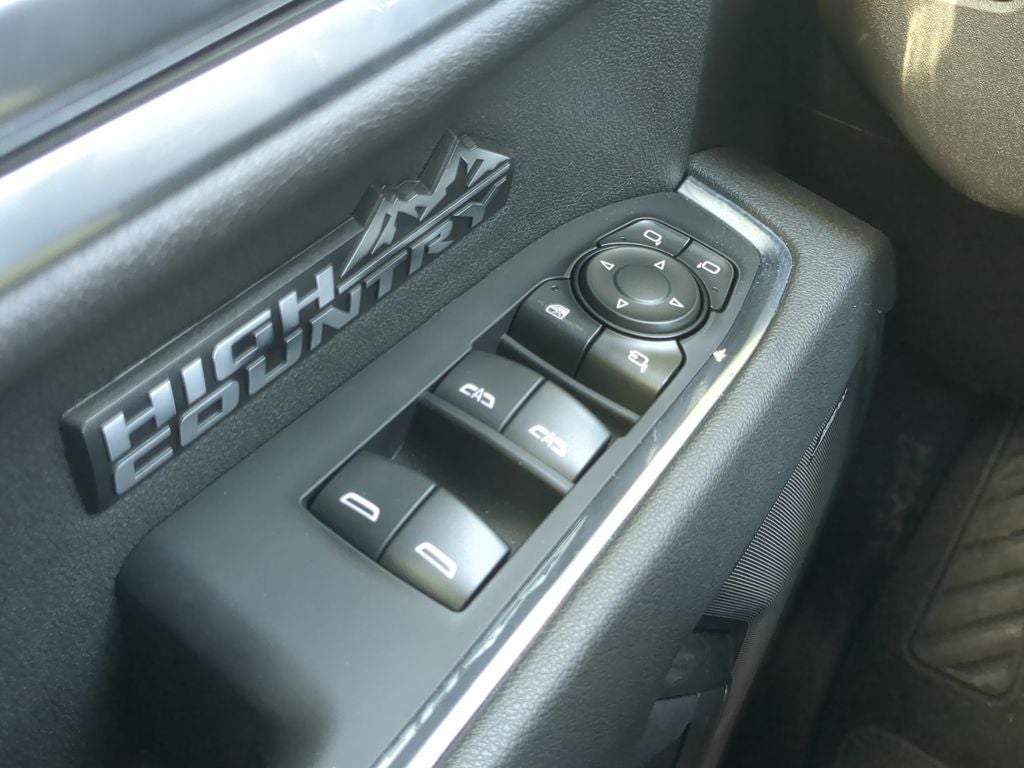 2025 Chevrolet Silverado High Country