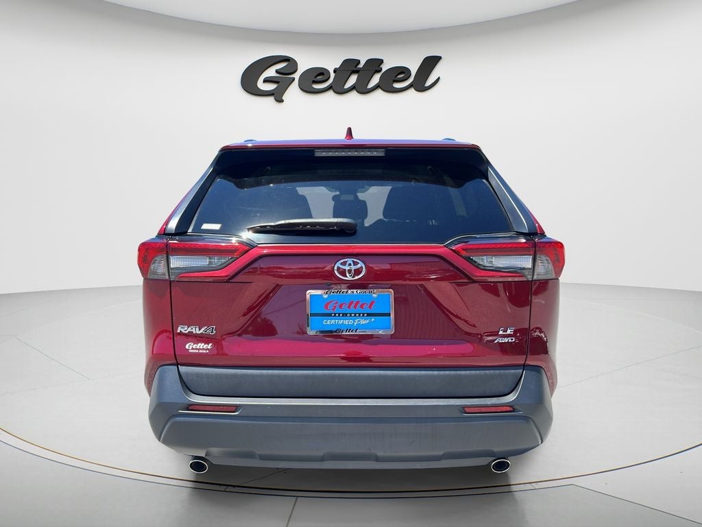 2020 Toyota RAV4 LE
