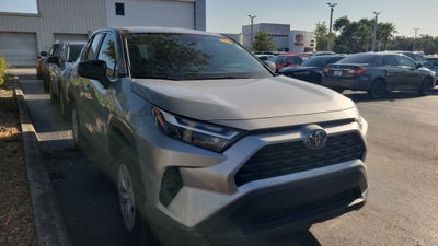 2025 Toyota RAV4 LE