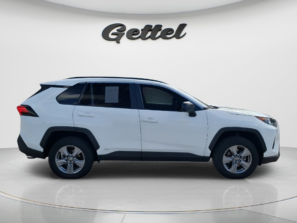 2022 Toyota RAV4 Hybrid LE