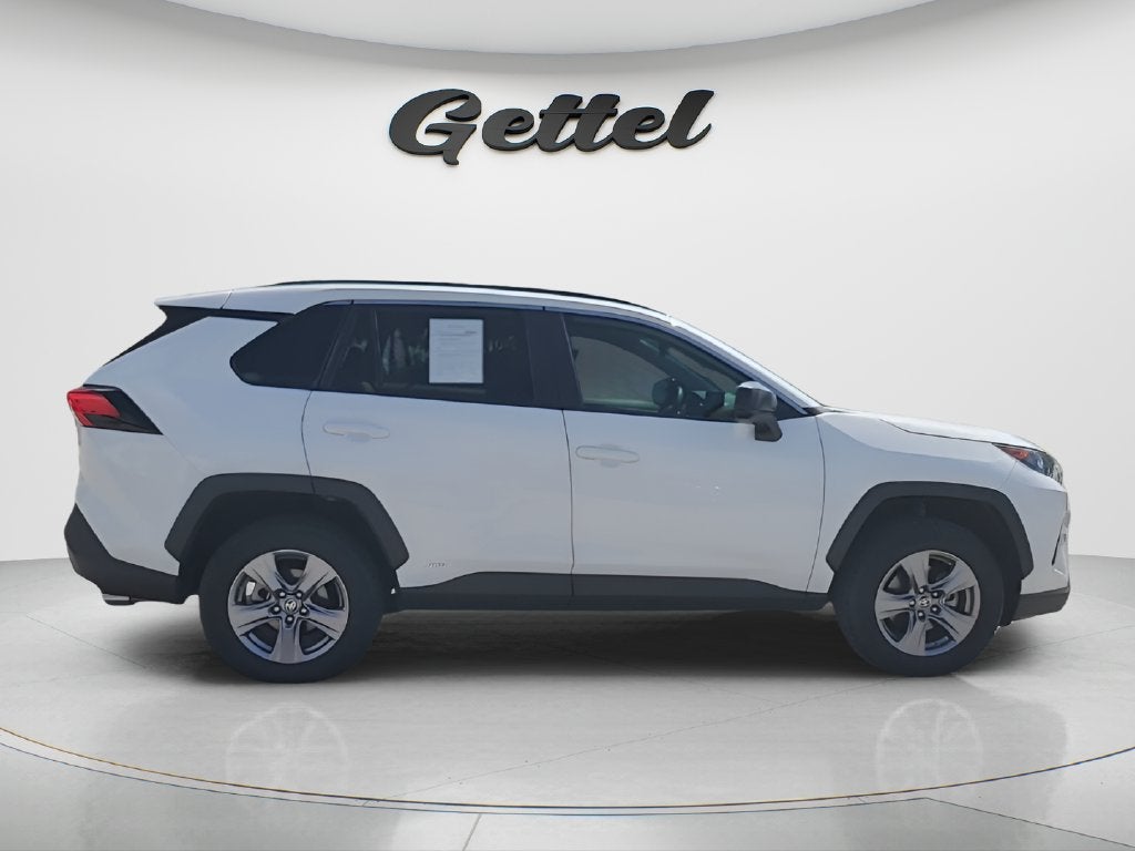 2022 Toyota RAV4 Hybrid LE