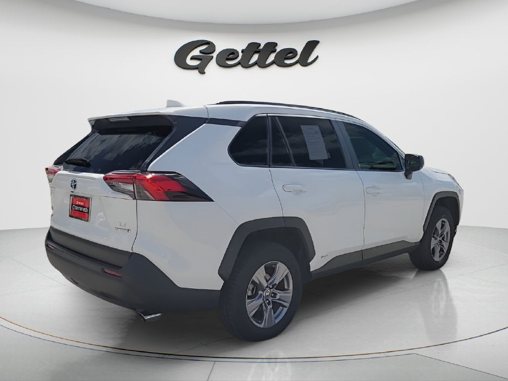 2022 Toyota RAV4 Hybrid LE