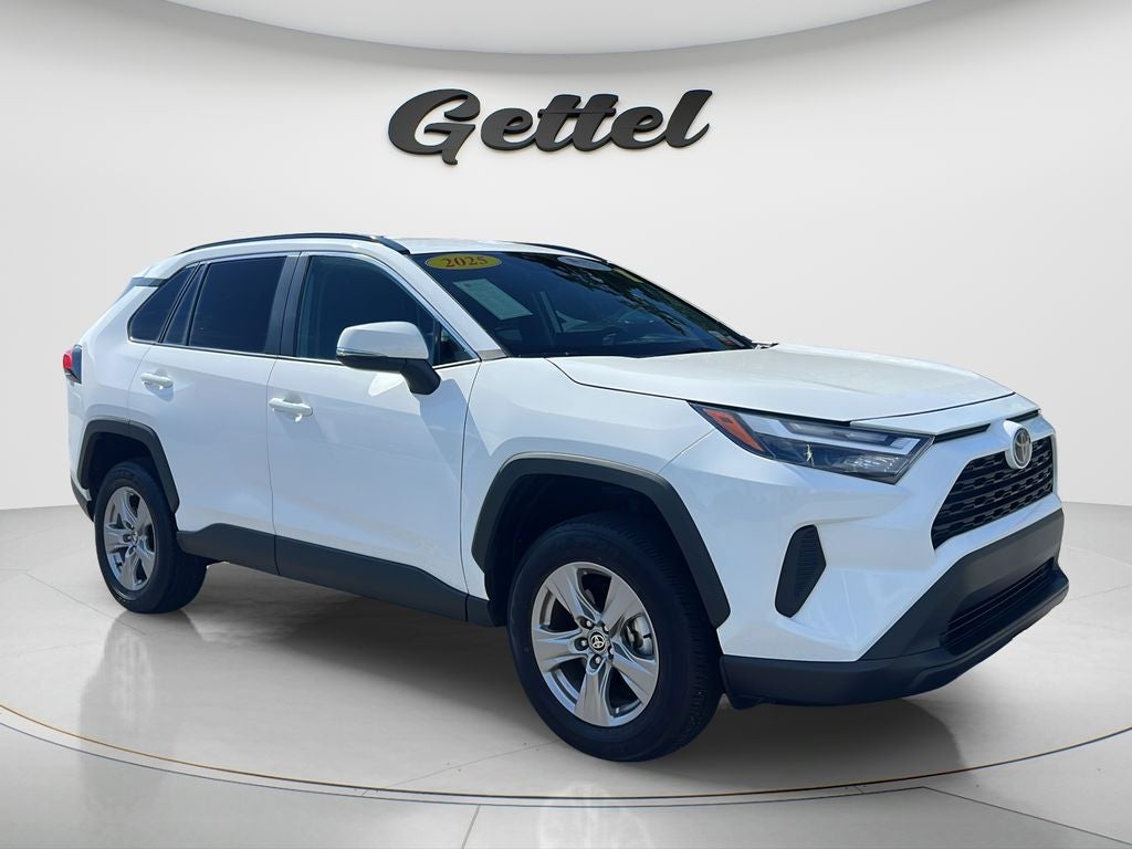 2025 Toyota RAV4 XLE