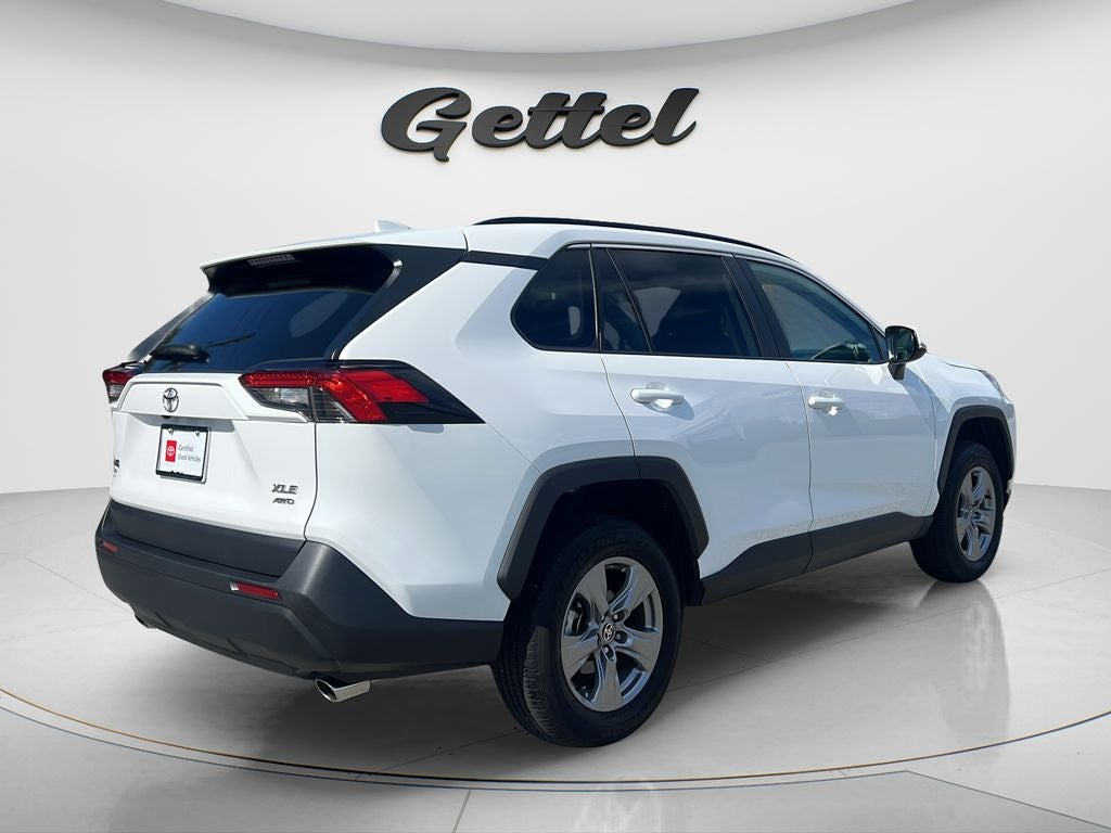 2025 Toyota RAV4 XLE