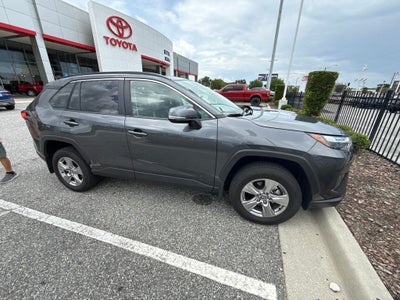 2025 Toyota RAV4 XLE