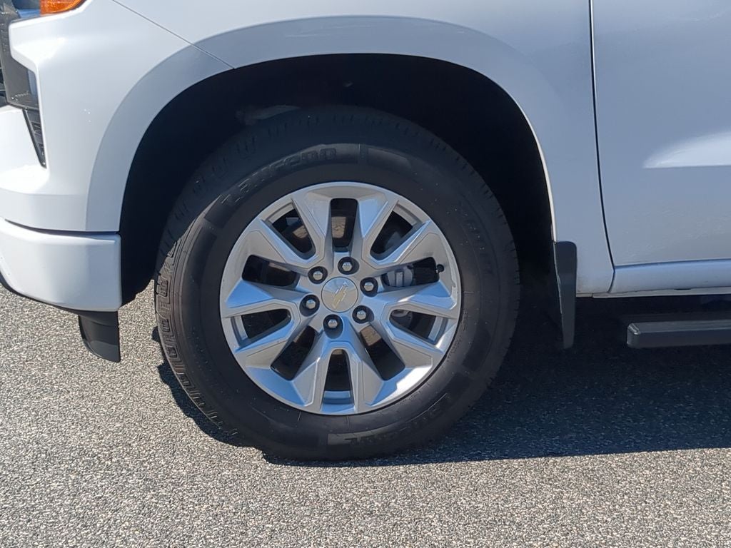 2023 Chevrolet Silverado Custom