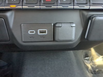 2023 Chevrolet Silverado Custom