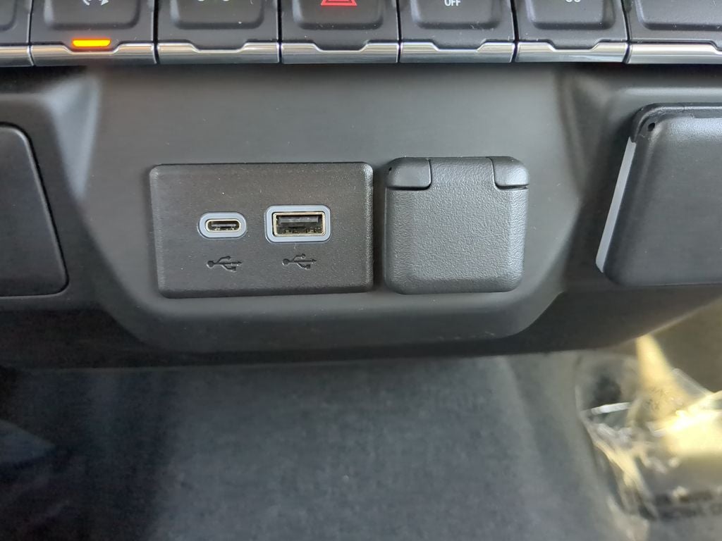 2023 Chevrolet Silverado Custom