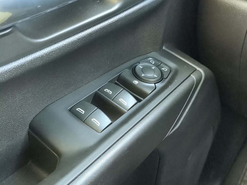 2023 Chevrolet Silverado Custom