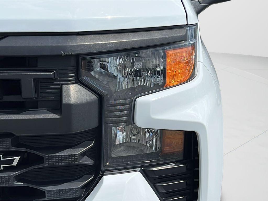 2023 Chevrolet Silverado Custom