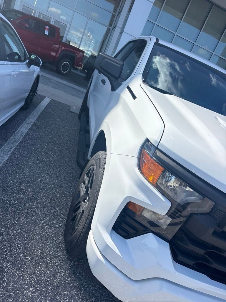2023 Chevrolet Silverado Custom