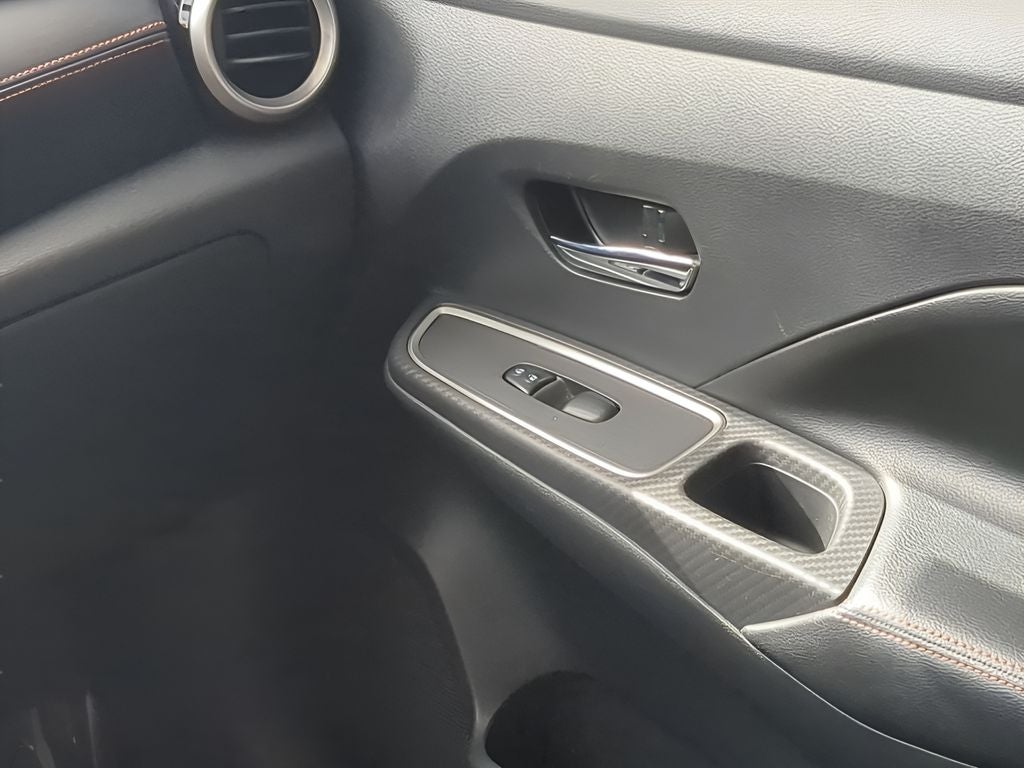 2022 Nissan Versa 1.6 SR