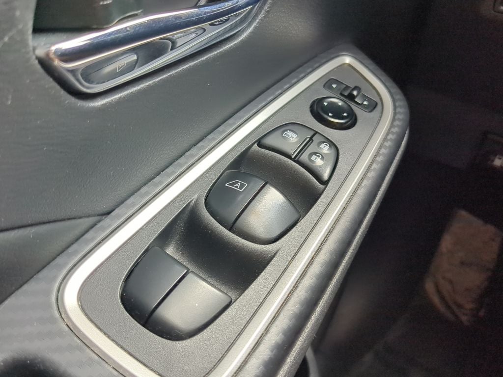 2022 Nissan Versa 1.6 SR