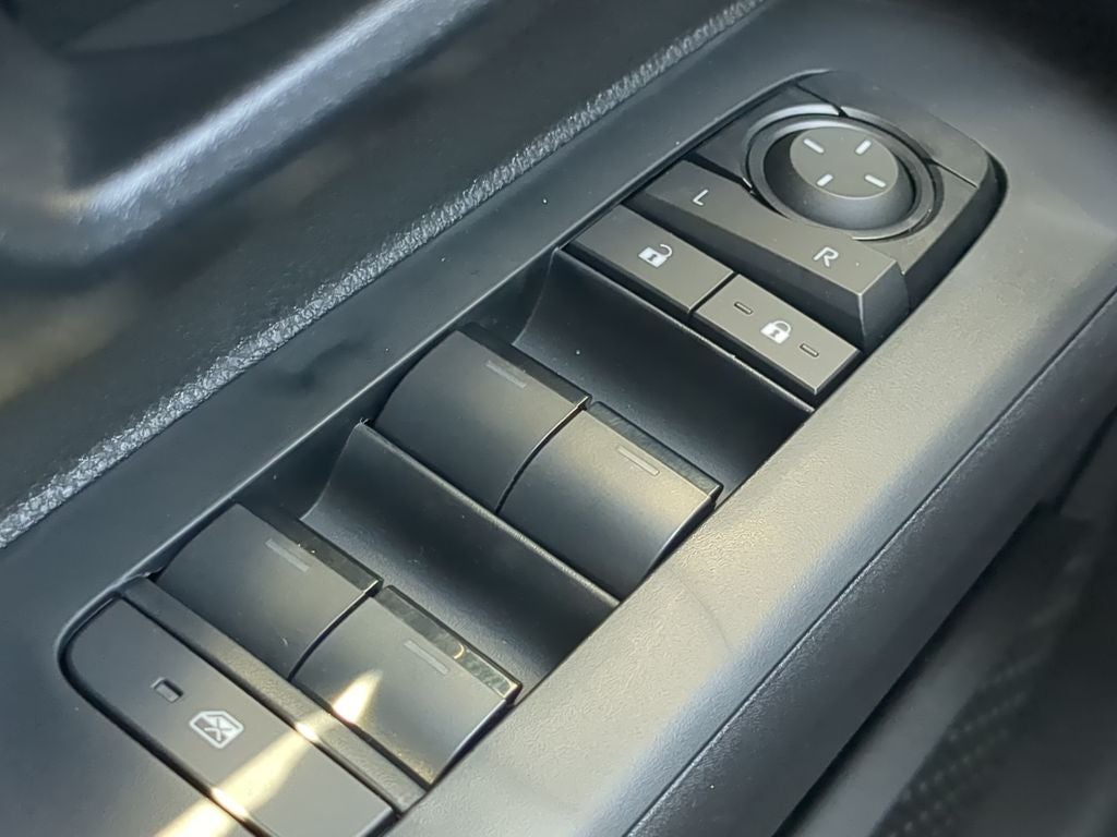 2025 Toyota TACOMA SR5 SR5