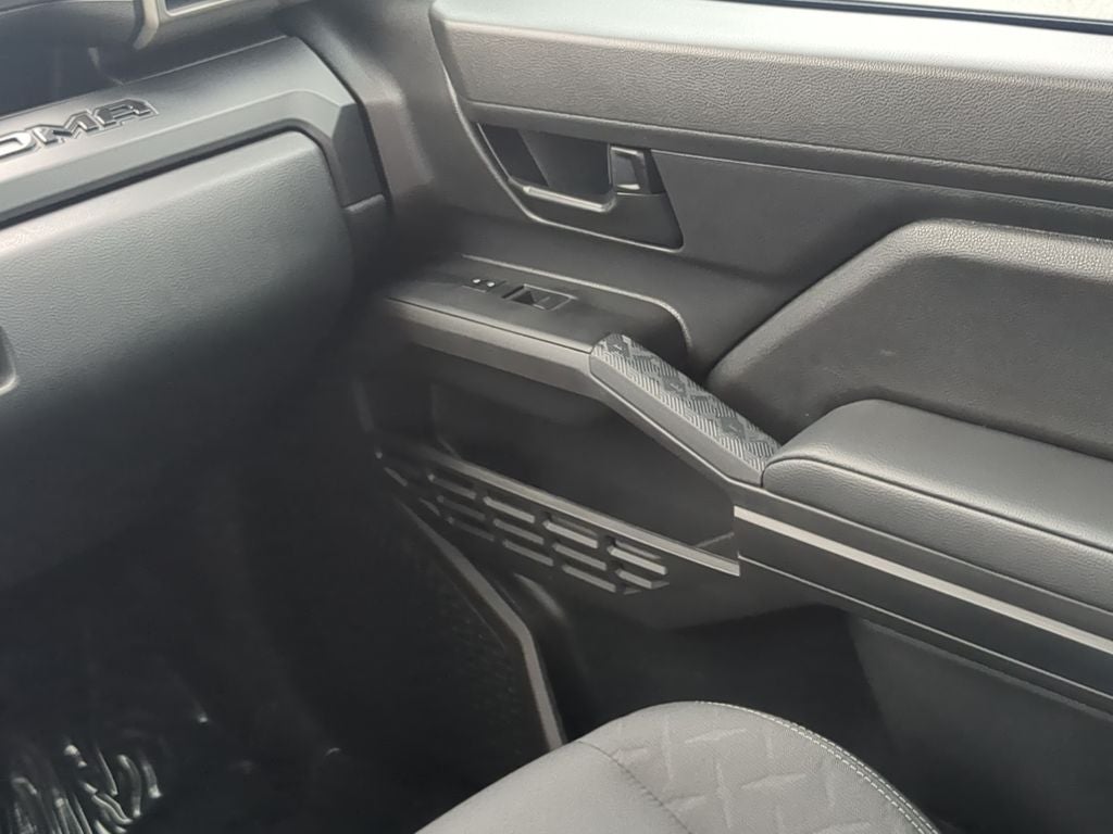 2025 Toyota TACOMA SR SR