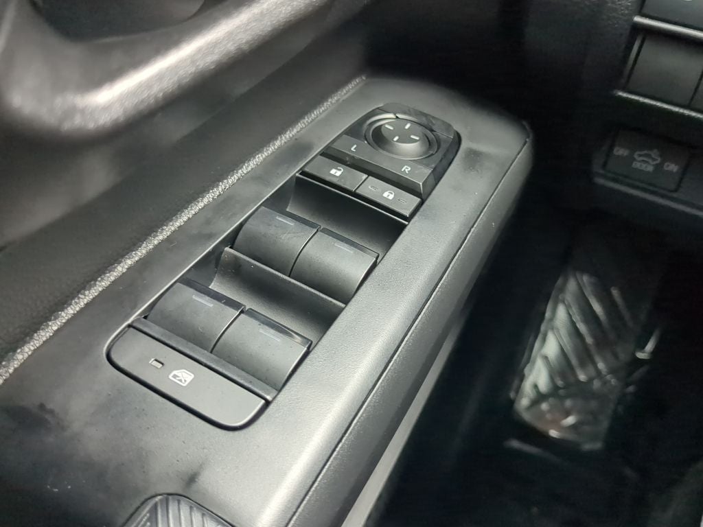 2025 Toyota TACOMA SR SR