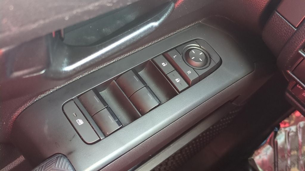 2025 Toyota TACOMA SR5 SR5