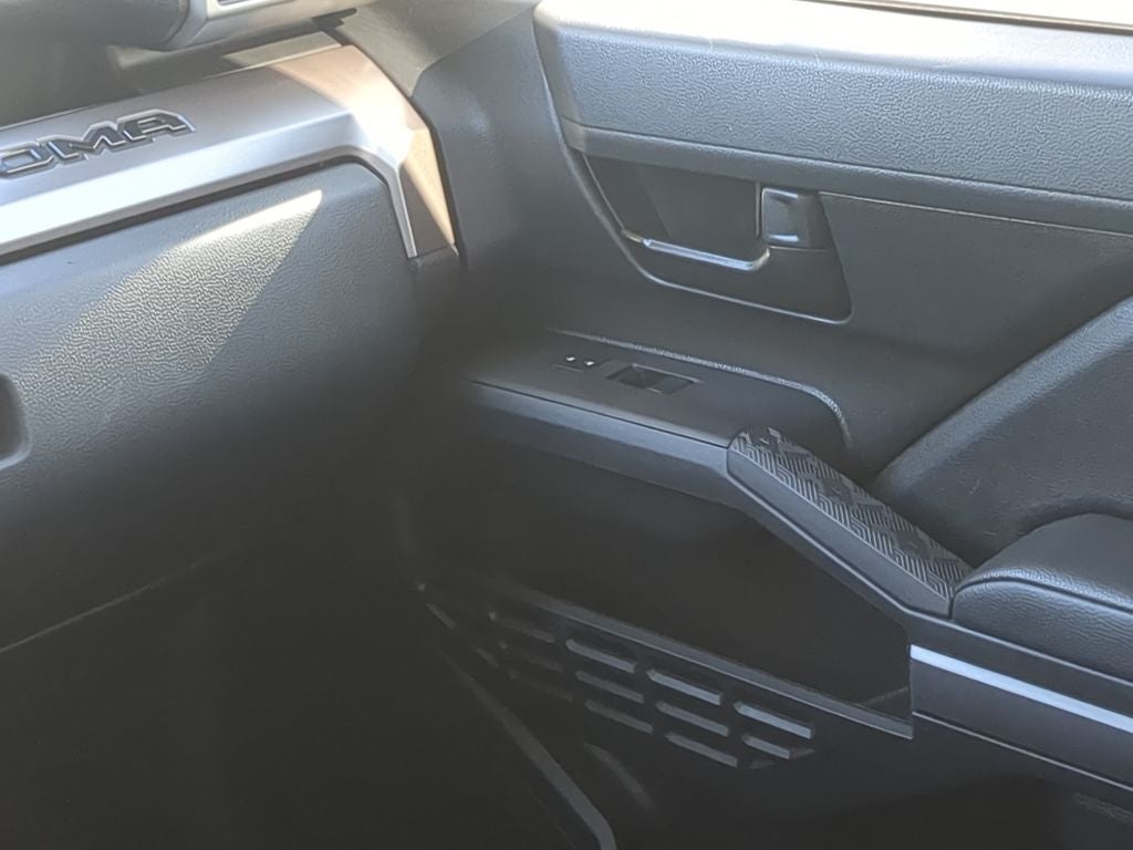 2024 Toyota TACOMA SR5 SR5