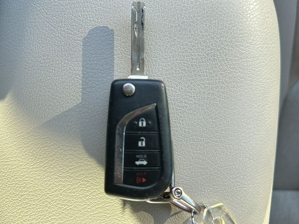 2018 Toyota CAMRY LE