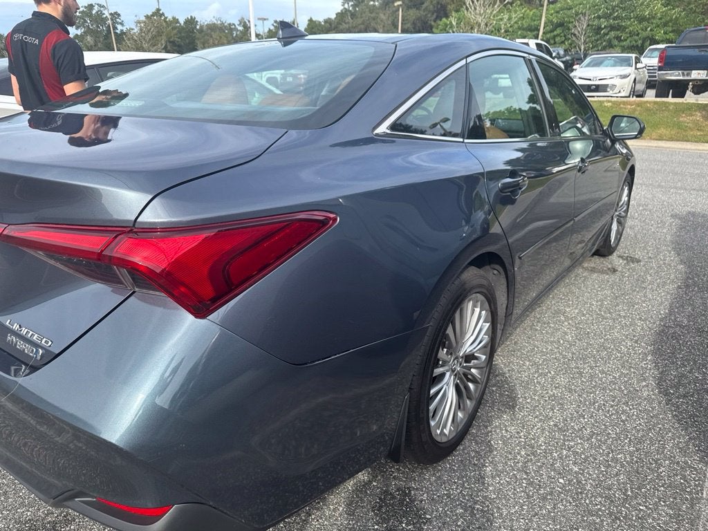 2019 Toyota Avalon Hybrid Limited