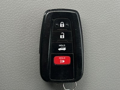 2022 Toyota Camry Hybrid LE