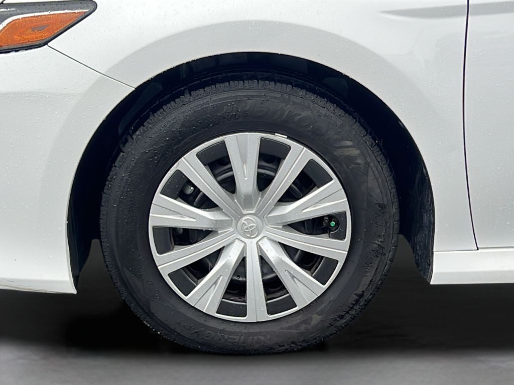 2022 Toyota Camry Hybrid LE