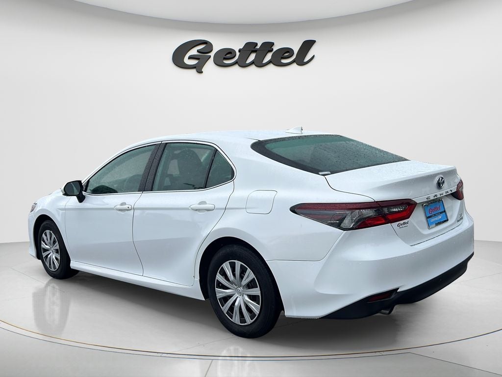 2022 Toyota Camry Hybrid LE