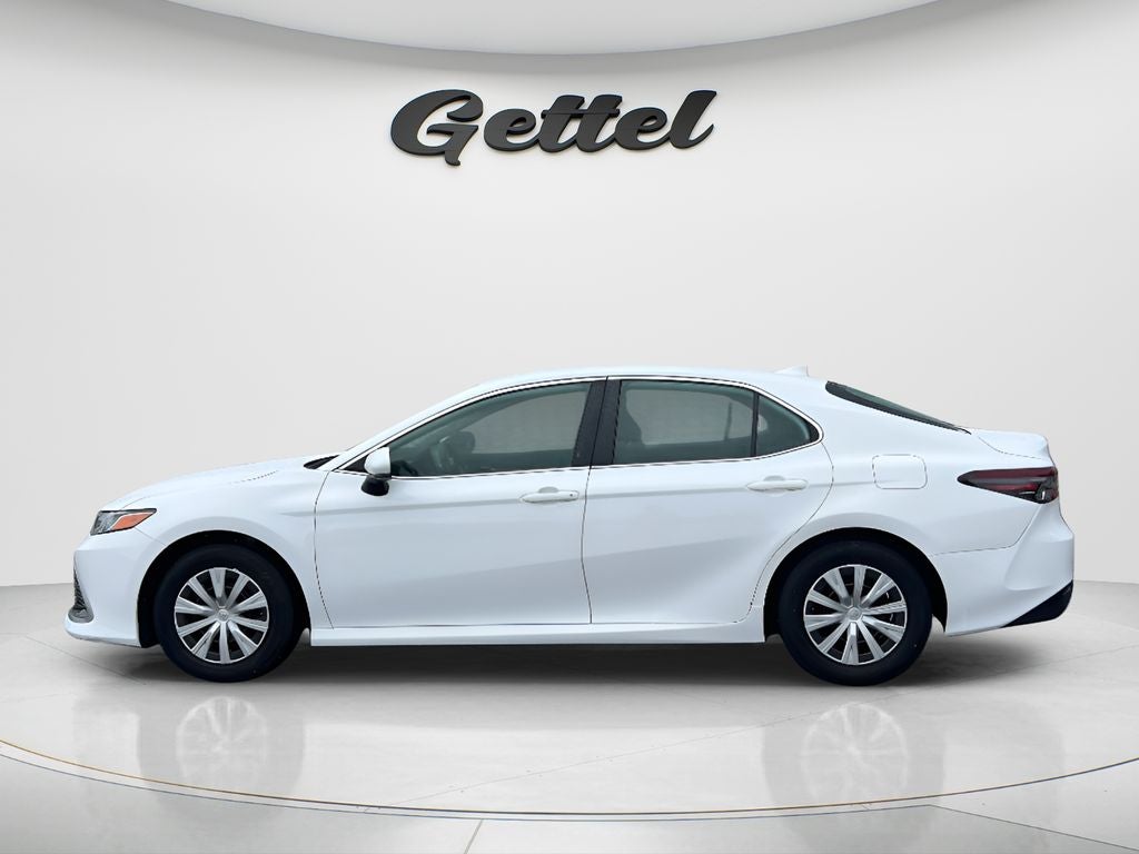 2022 Toyota Camry Hybrid LE