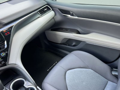 2022 Toyota Camry Hybrid LE