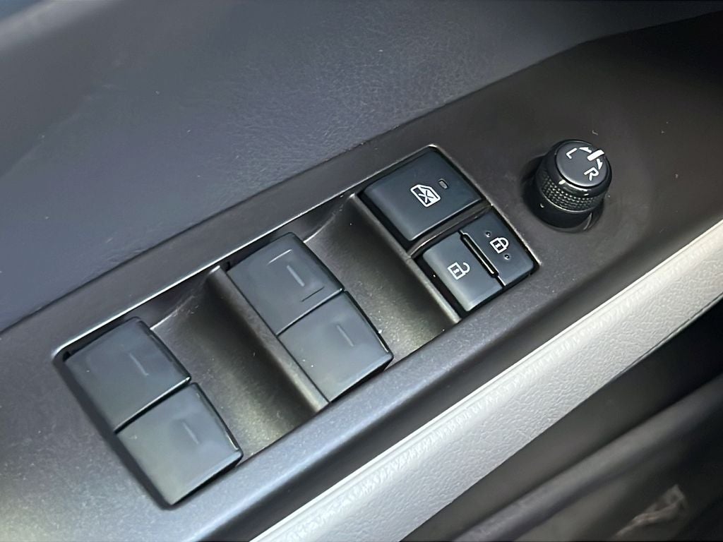 2022 Toyota Camry Hybrid LE